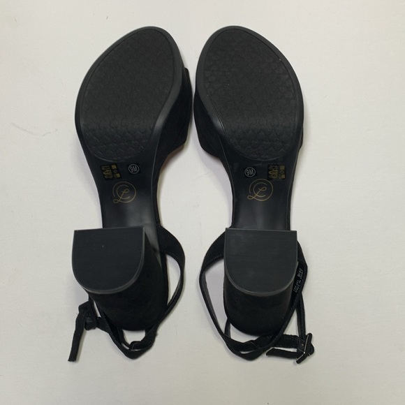 CHINESE LAUNDRY  Theresa Platform Strappy Sandal (9) - Picture 5 of 5